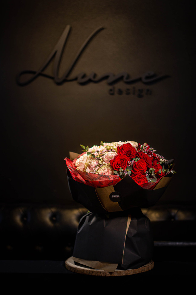 Ramo de ROSAS ROJAS Y ROSAS con...