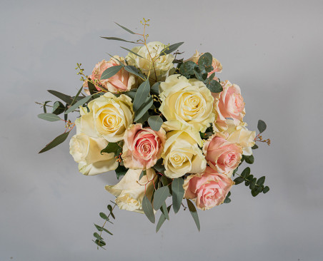 Ramo de rosas BLANCAS Y ROSAS