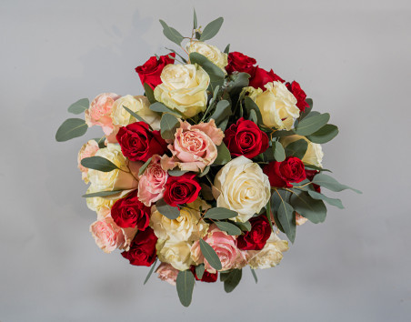 Ramo de ROSAS TRICOLOR