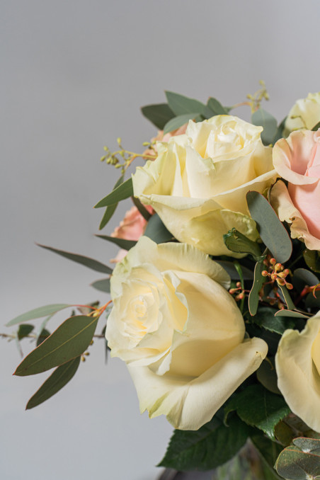 Ramo de rosas BLANCAS Y ROSAS